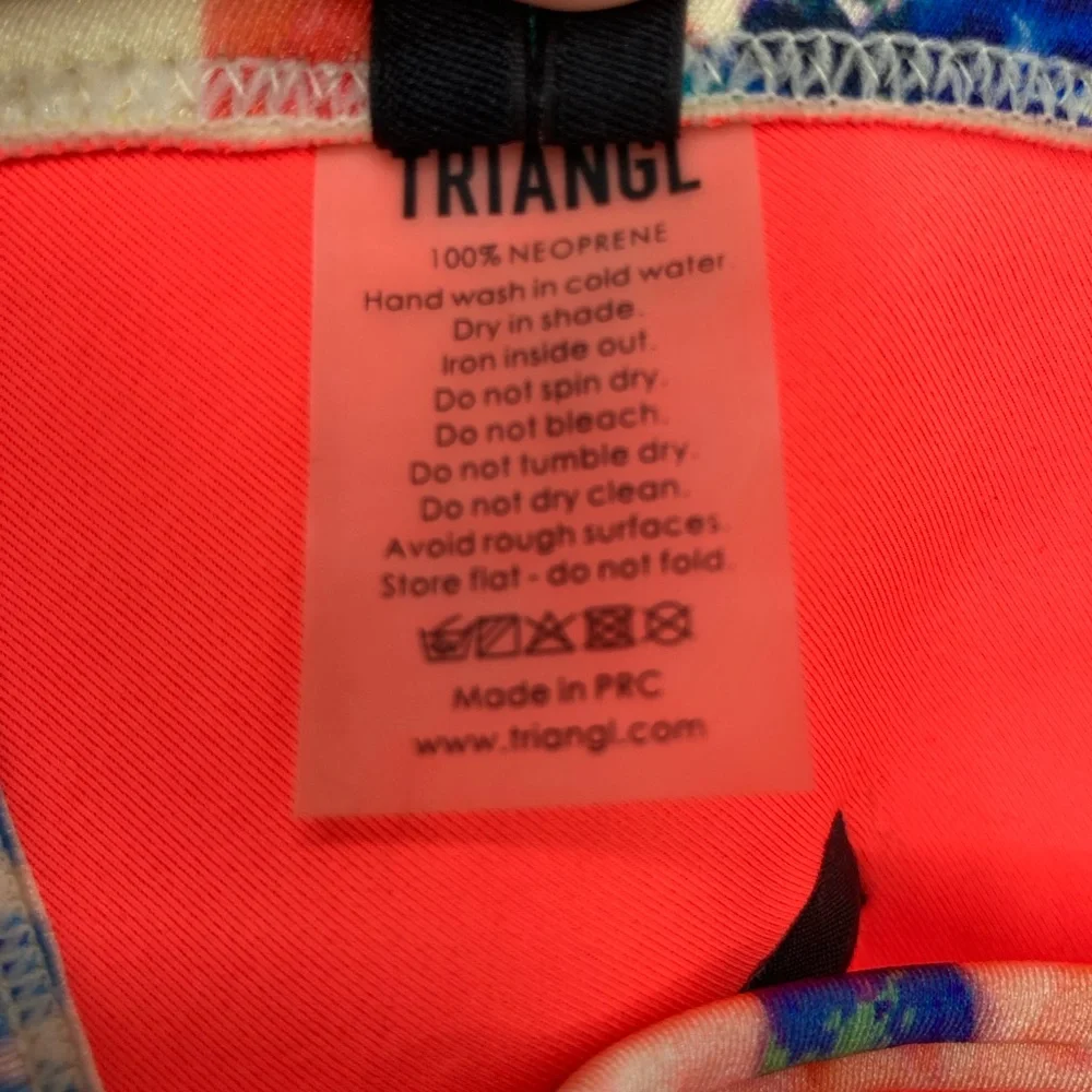 TRIANGL Neoprene Floral Print Triangle Bikini Top M Swim Beach Y2K